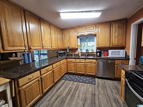 3rd image of 300 Mary Ln