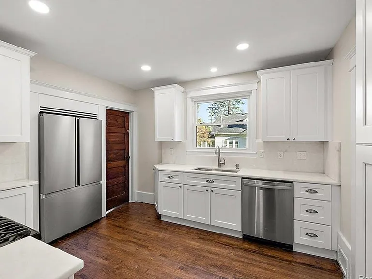 438 N Bailey St — Photo 17
