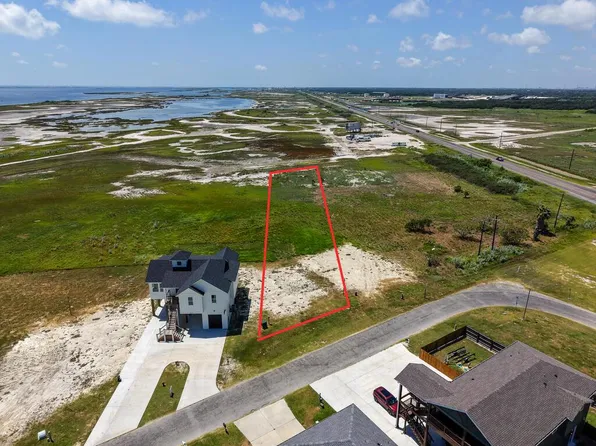 105 Port St, Aransas Pass, TX 78336