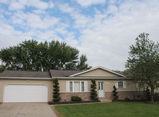 9535 Roosevelt Pl, Crown Point, IN 46307