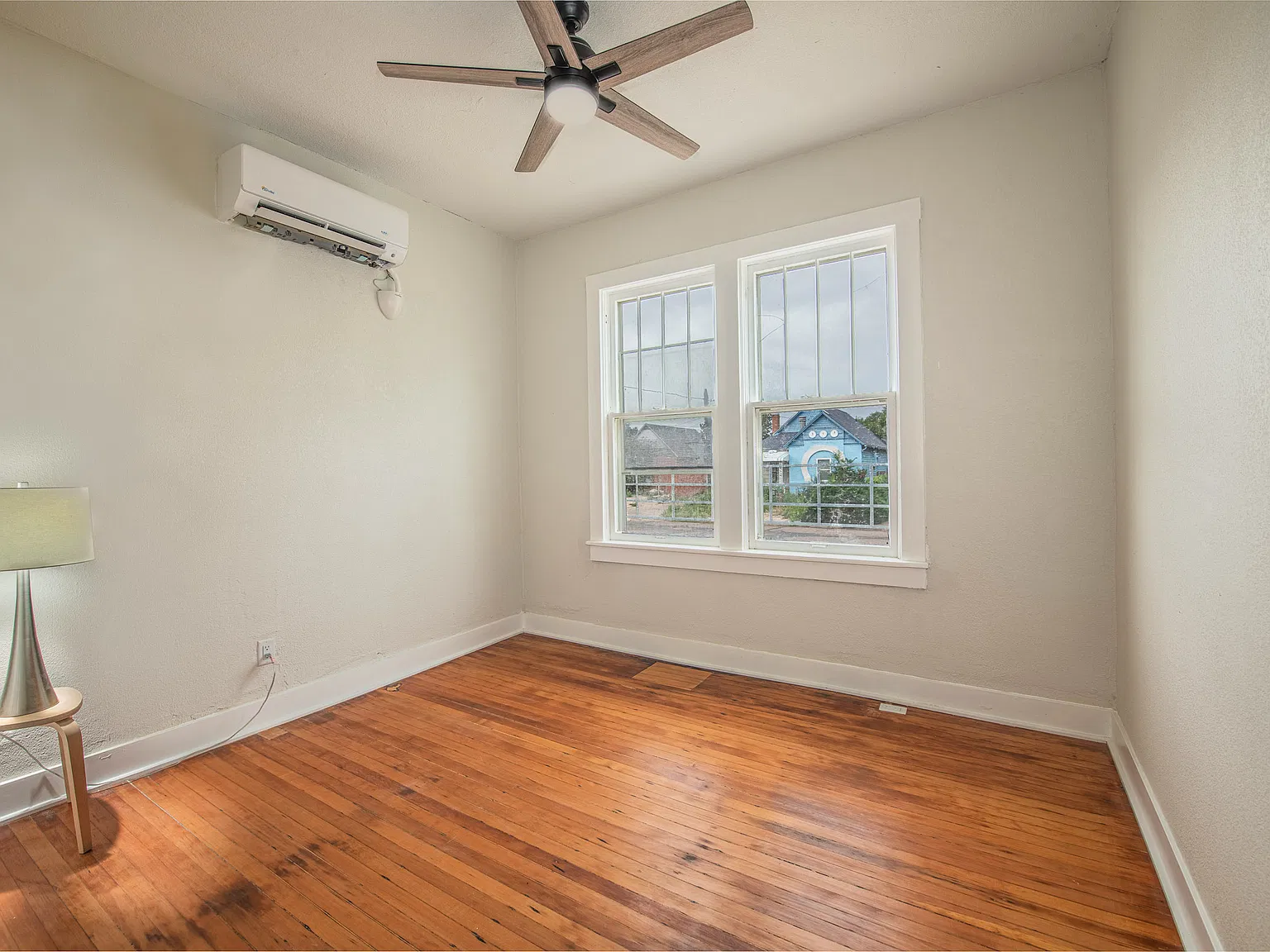 2 bed, 1000 sqft, $1,500 — Photo 2