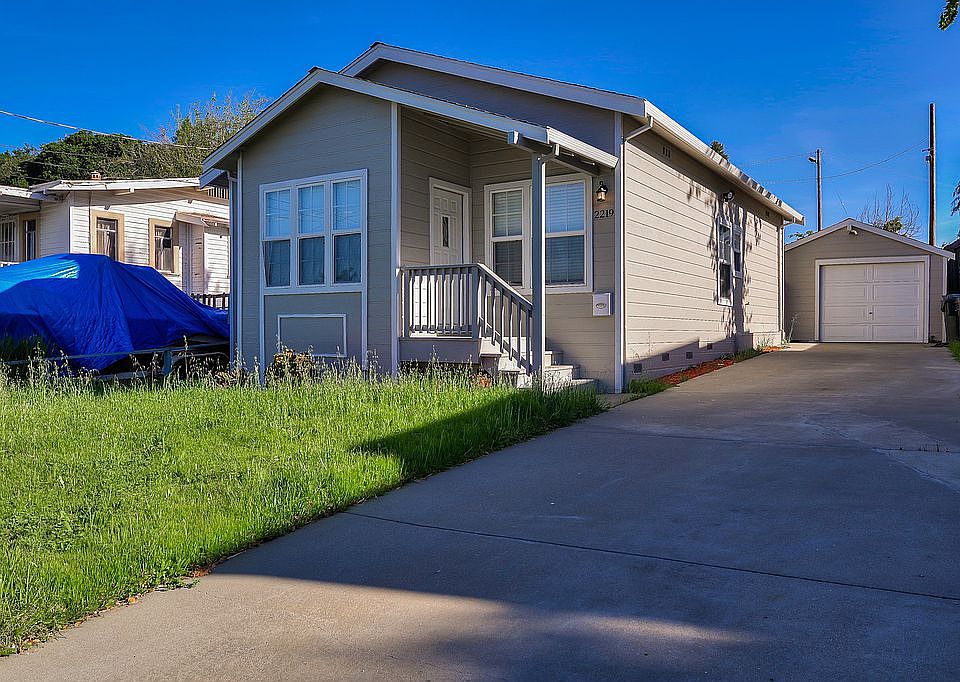 1st image of 2219 Scenic Ave
