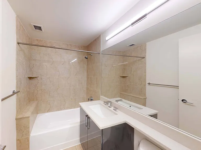 10 Hanover Square — Photo 101