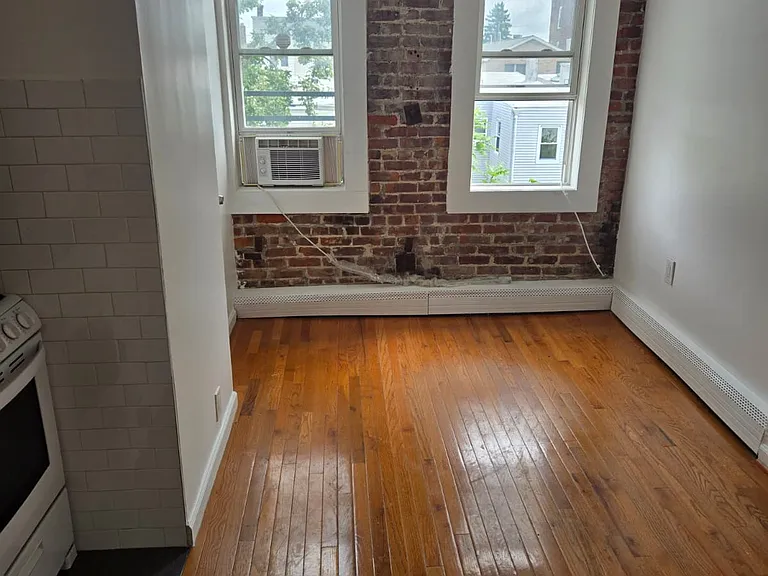538 27th St #C2 — Photo 5