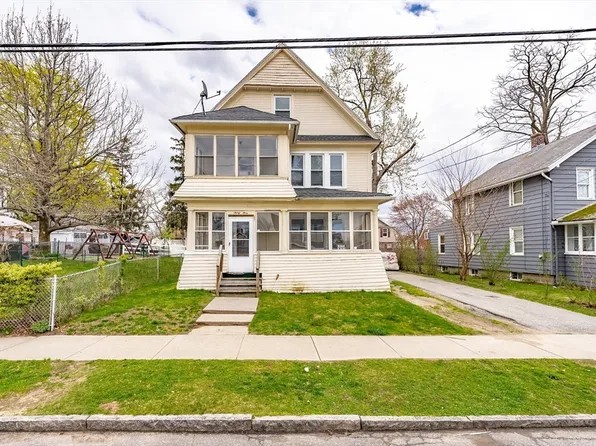 33 Littleton St, Springfield, MA 01104