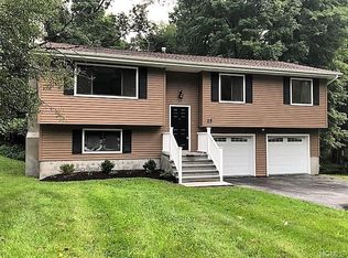 15 Raker Rd, Poughkeepsie, NY 12603