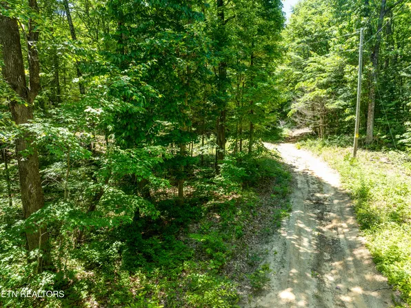5941 Bobcat Trl, Tallassee, TN 37878