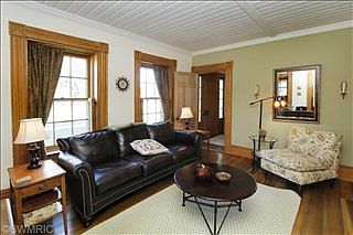 5th image of 329 W Cass St