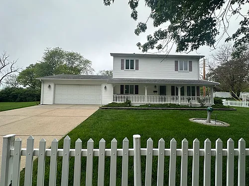 1105 Summit Dr Photo 1