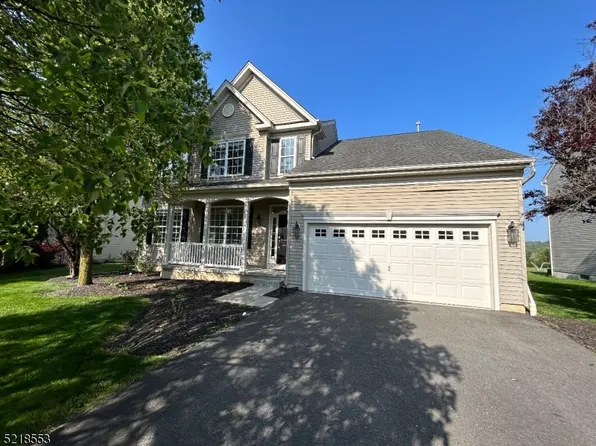 3 Crestview Dr, Clinton Twp., NJ 08809
