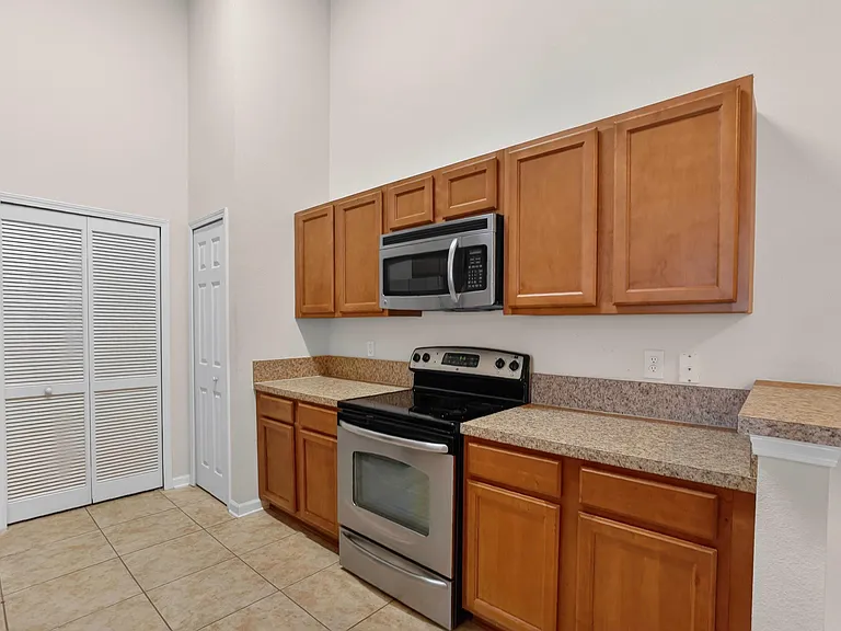 6915 Ortega Woods Dr #12 — Photo 2