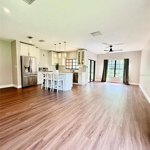 1050 Blackwater Dr — Photo 4