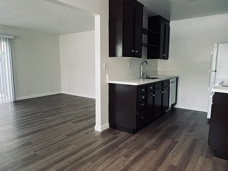 Olive Tree Apartments — Photo 7