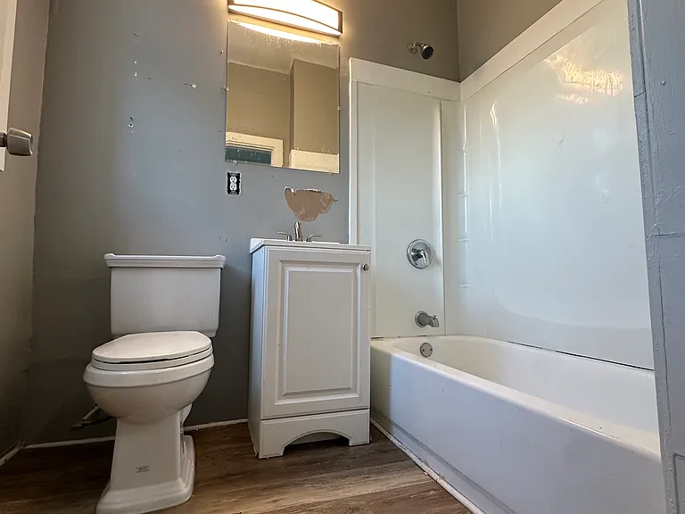 932 Summit Ave #5 — Photo 8