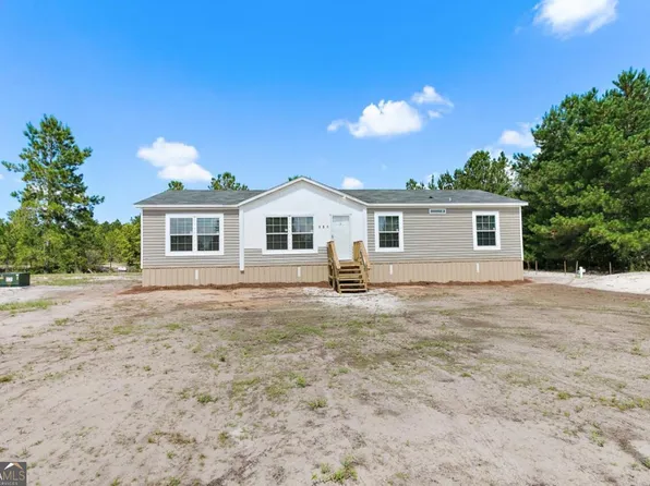 151 Lisa Ln, Hortense, GA 31543