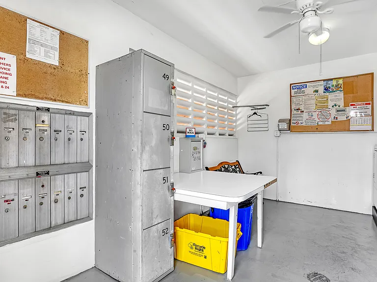 2747 Dudley Dr E #D — Photo 31