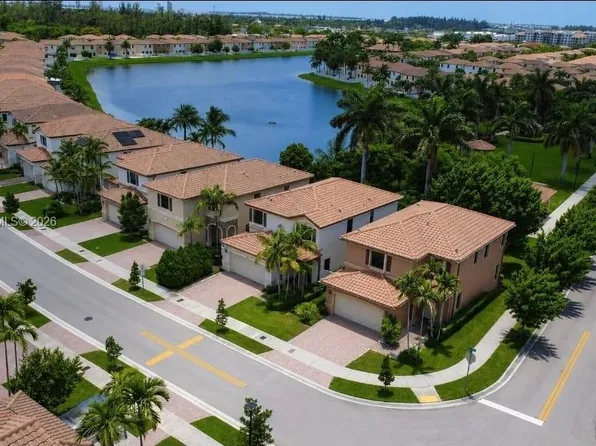 8890 W 33rd Ave, Hialeah, FL 33018
