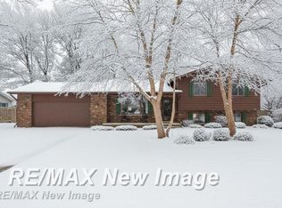 4175 Scarlet Oak Dr, Saginaw, MI 48603