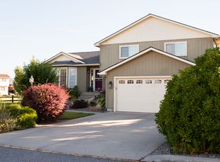 1826 N Salmon Riv, Greenacres, WA 99016