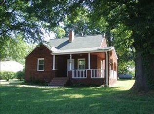 1725 Old Hollow Rd, Walkertown, NC 27051