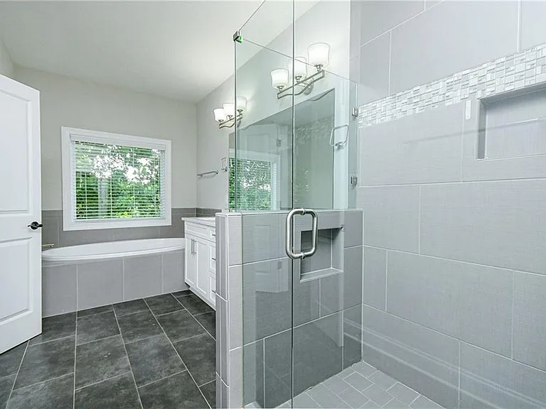 1299 Linden Ct NE — Photo 35