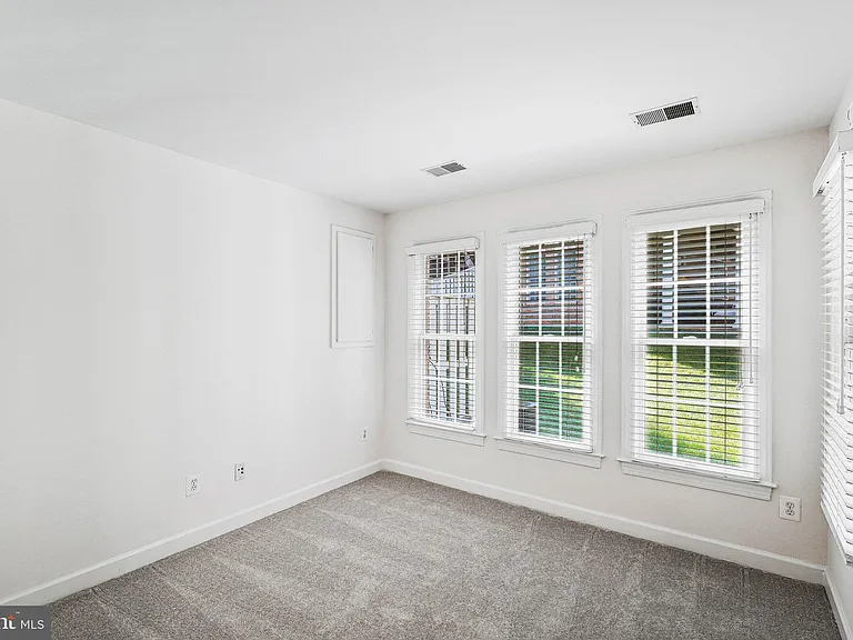 7720 Spoleto Ln — Photo 20