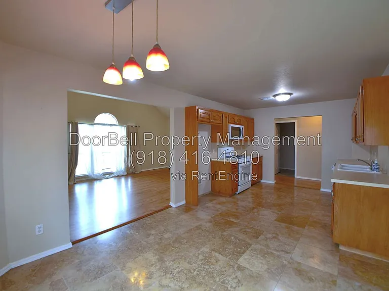 11621 S Mulberry Ln — Photo 9