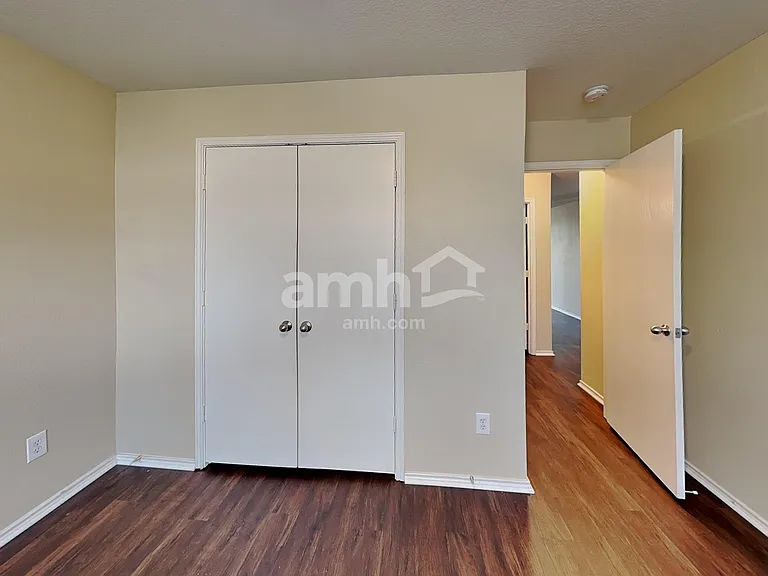 1021 Bumble Bee Dr — Photo 15