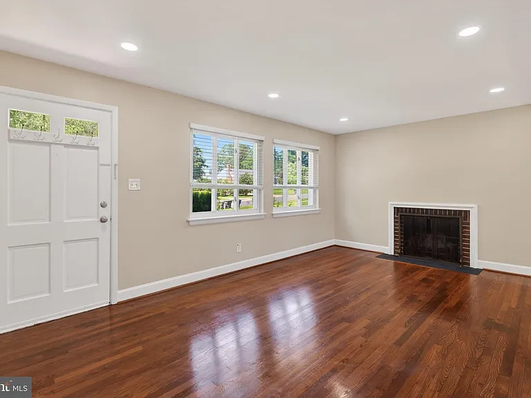 7216 Carol Ln — Photo 8