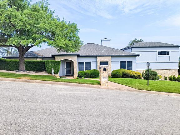 3rd image of 102 Paragon Ct