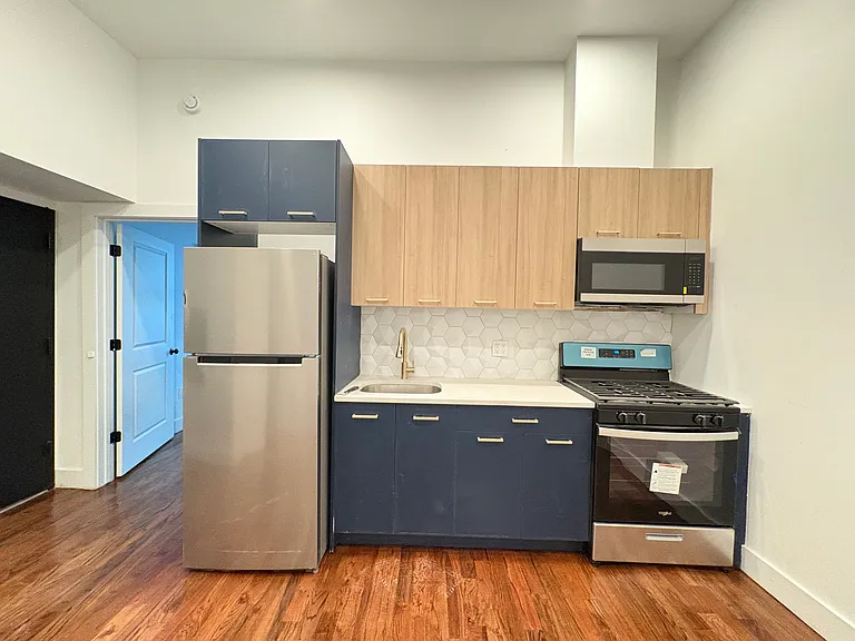 46 Bergen Ave #1F — Photo 1