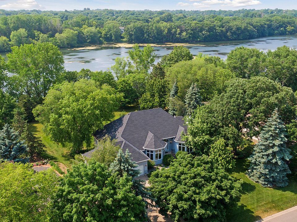 1st image of 3024 Edgewater Dr