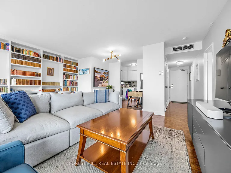 190 Saint George St #1006 — Photo 6