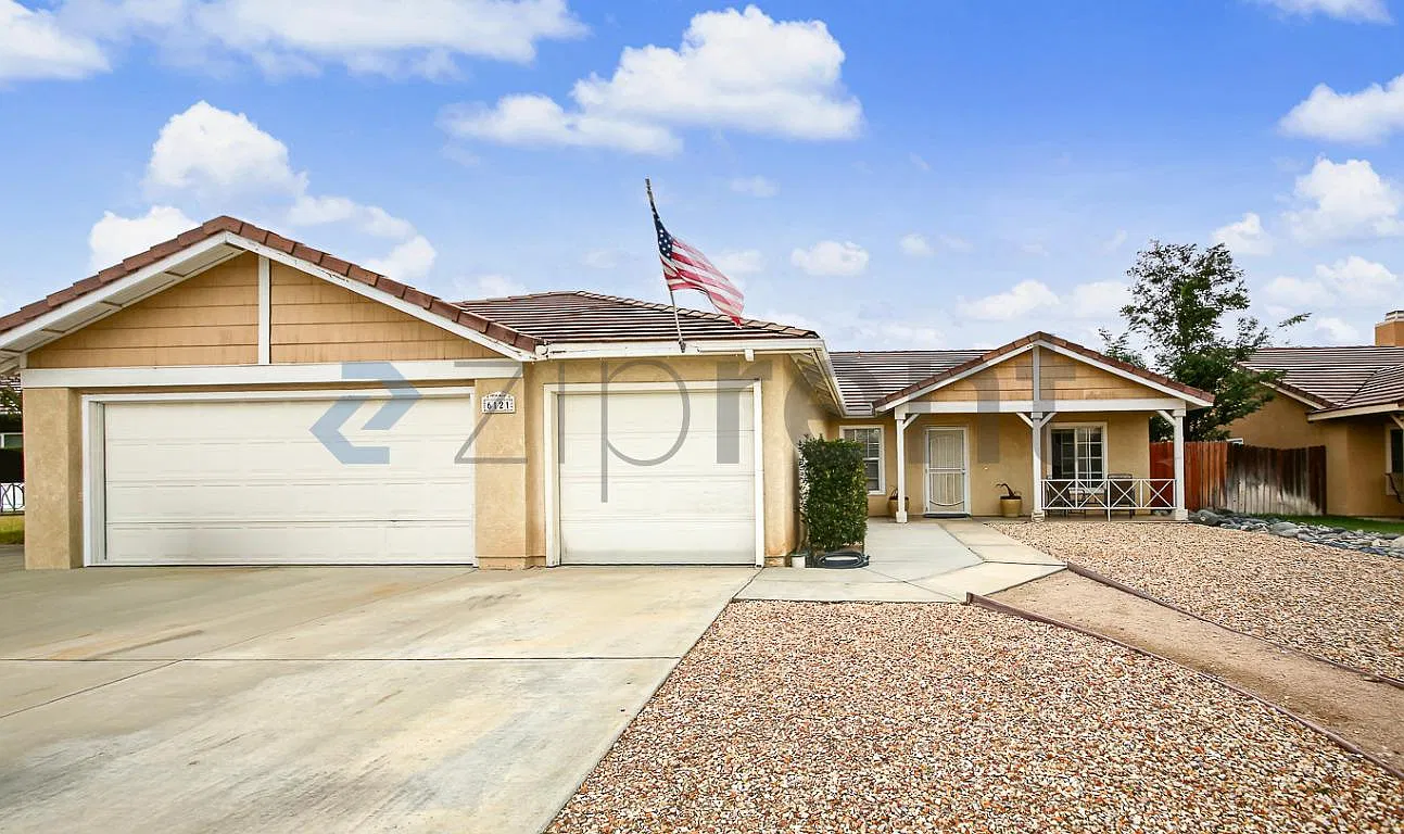 4 bed, 1850 sqft, $3,250 — Photo 1