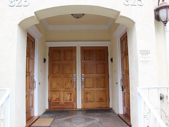 3rd image of 825 12th St #3