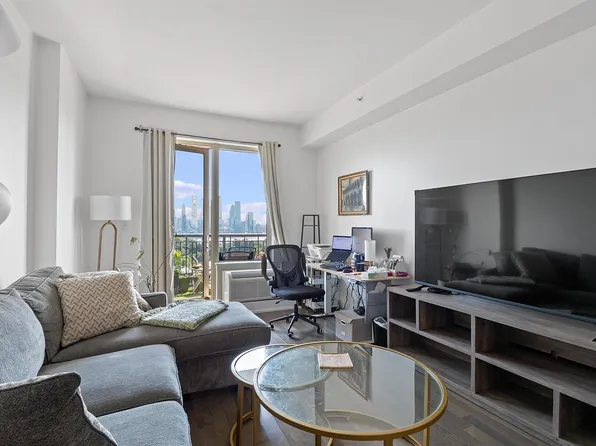 3312 Hudson Ave APT 11E, Union City, NJ 07087