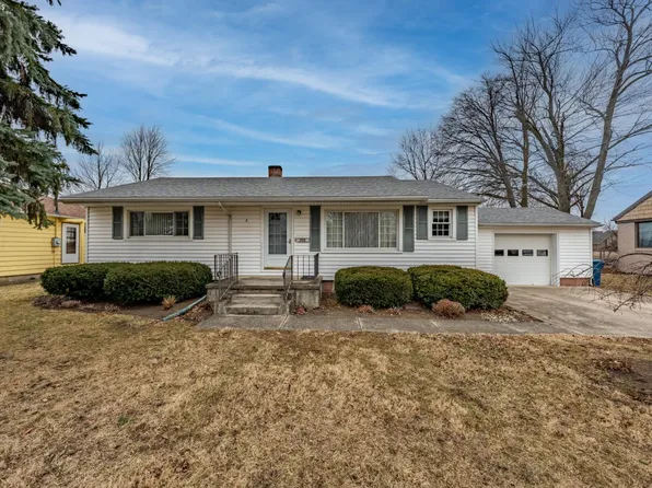 306 E Main St, Oak Harbor, OH 43449