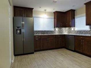 500 W Edgewood Rd, Lombard, IL 60148