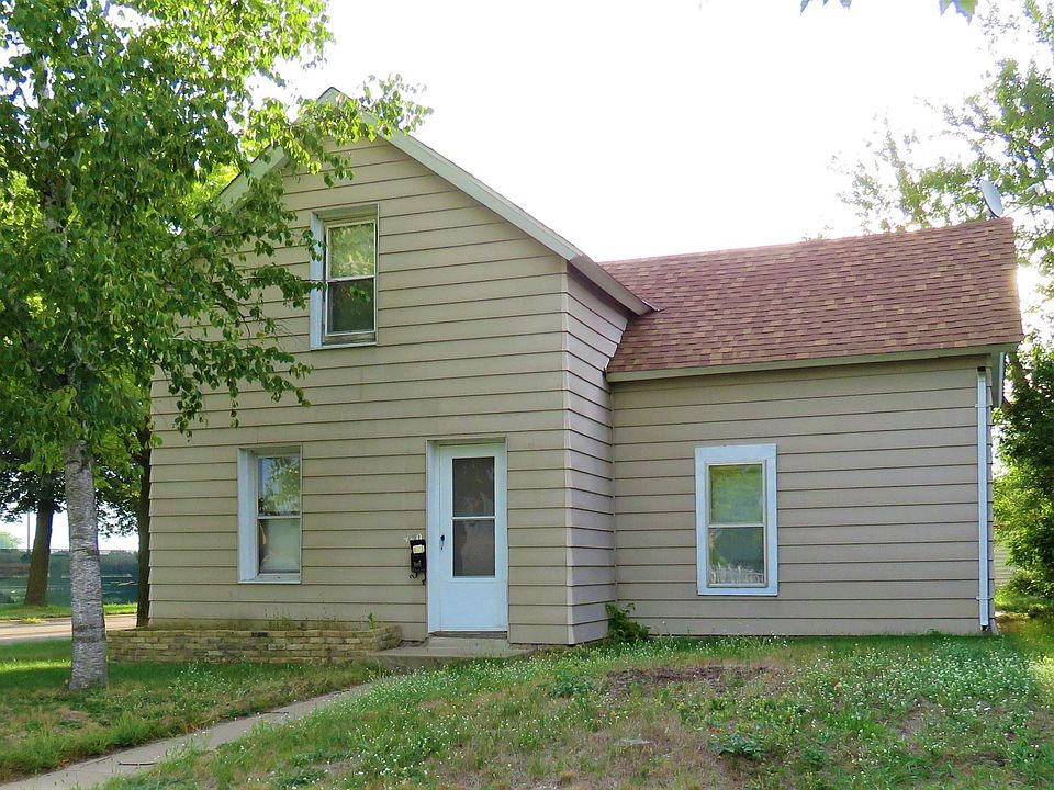 1st image of 440 20th Ave N