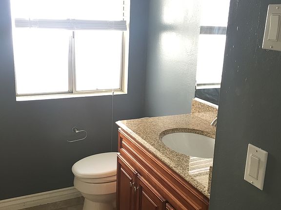 4th image of 241 Jade Dr