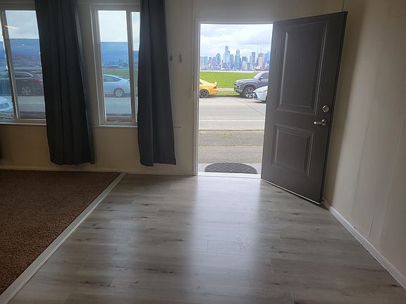 5th image of 1715 Harbor Ave SW #A