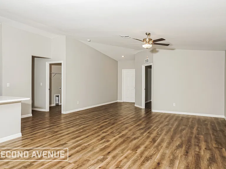 17424 Poston Ave — Photo 6