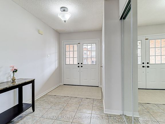 4th image of 233 Sherwood Rd