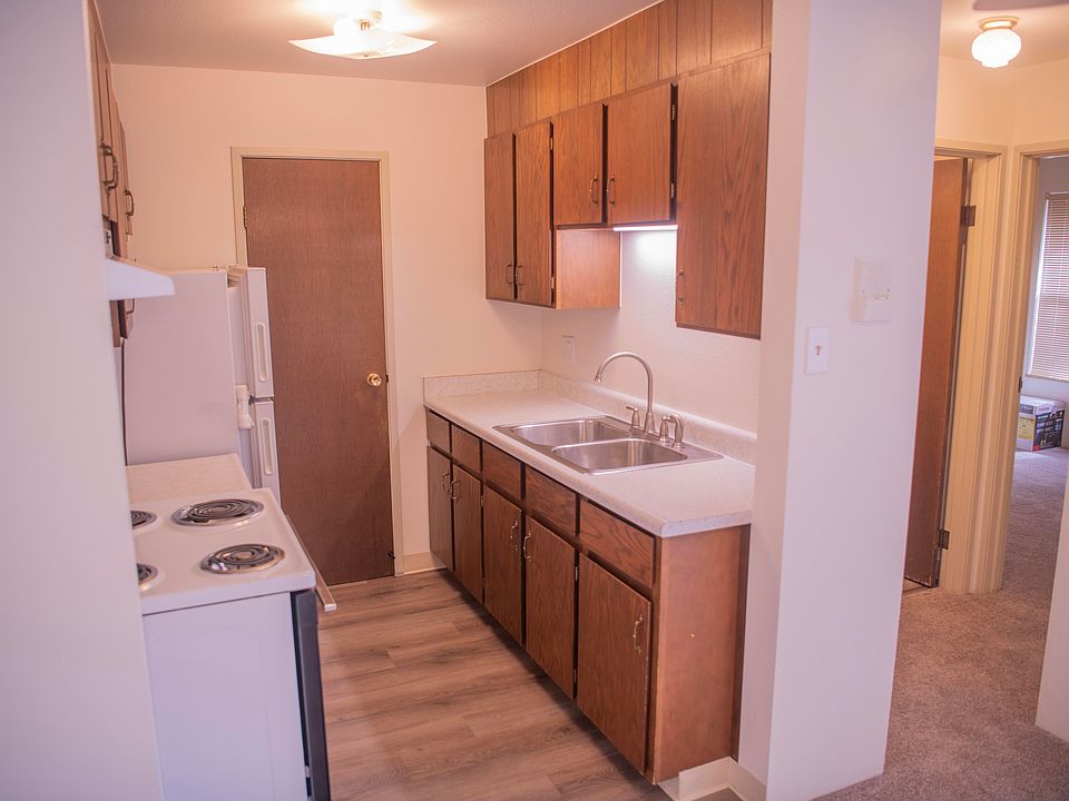 1st image of 840 Plymouth Dr #305
