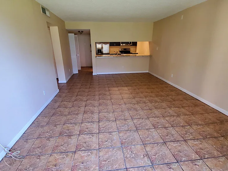 5820 N Church Ave — Photo 7