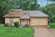 1208 Brookstone Ln-0706-001.jpg