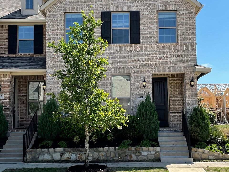 1st image of 4921 Barcelona Ave