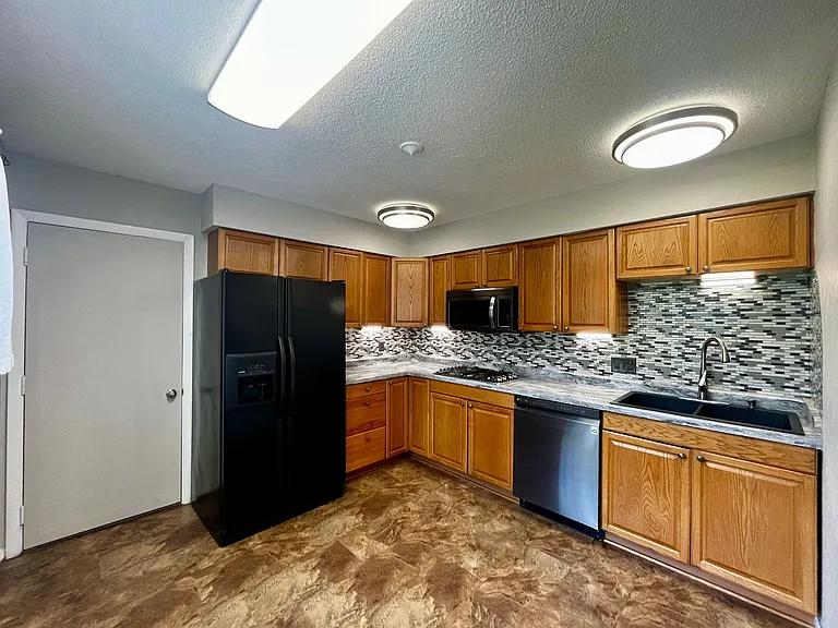 2714 Allegany Ave — Photo 9