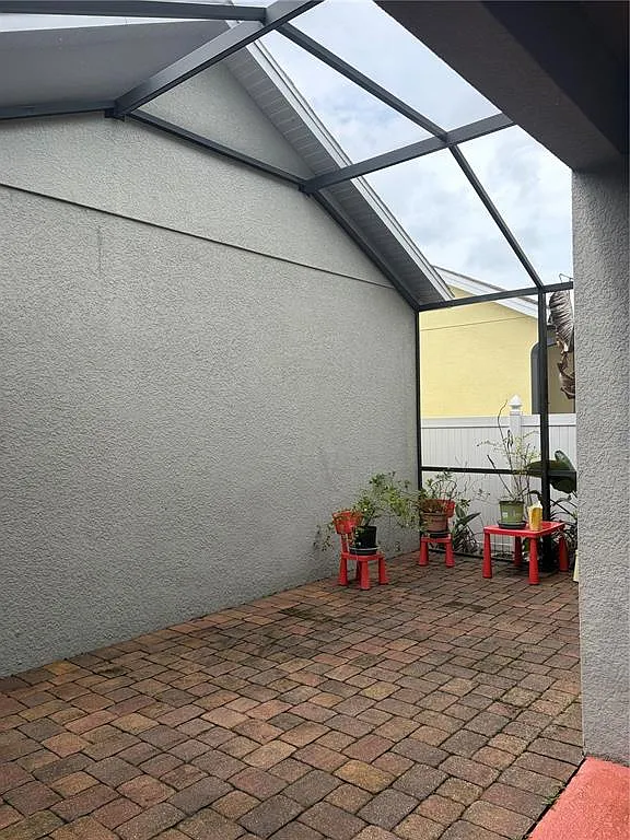 3 bed, 2.5 bath, 1984 sqft, $4,000 — Photo 4