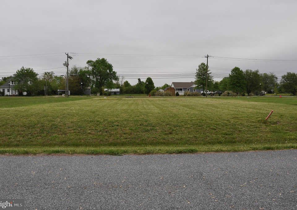 2nd image of 313 Railroad Ave